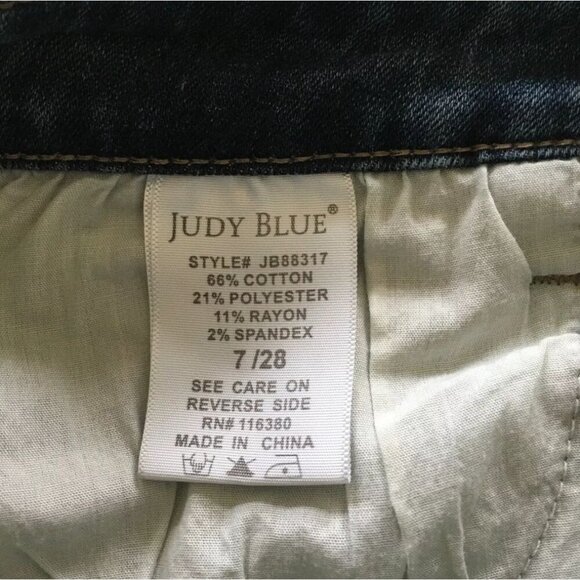 Judy Blue Boyfriend Cut Distressed Mid Rise Size 7 / 28 - Picture 9 of 9